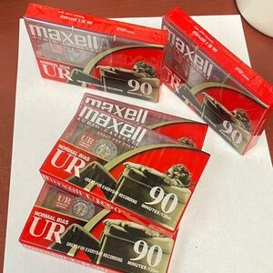 Maxell Blank Audio Cassette Tapes 90 Minute-Sealed 
Group of 5